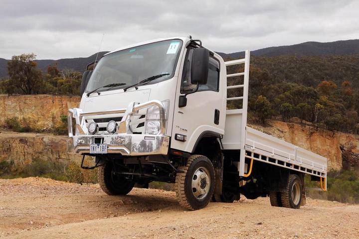 ISUZU NPS 75 (4x4)